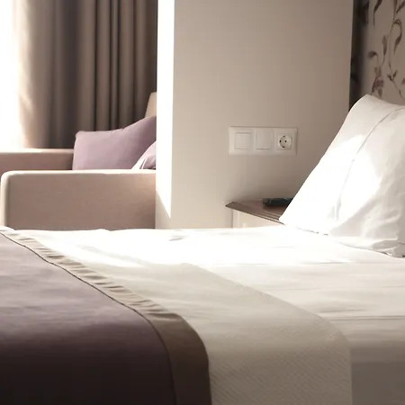 Oda ve Kahvaltı Focamor Yenifoca